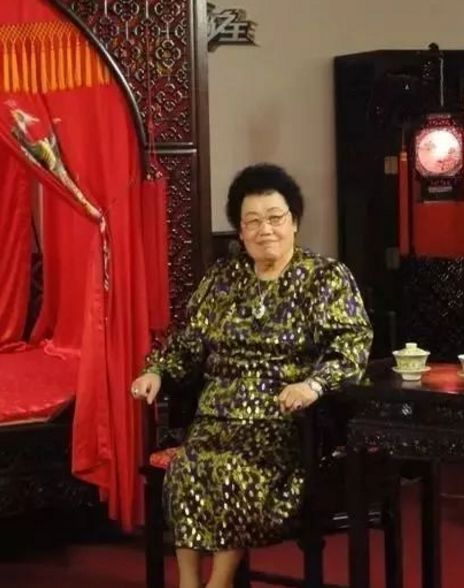 富婆|中国第一富婆家被盗 丢了手把件、手串、戒指 郭德纲还曾专门拜访
