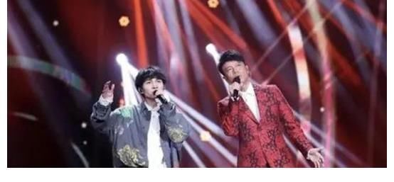 《我們的歌》第三季定檔,主持人曬“勤深深”,“精神小伙”合照