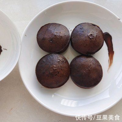 好吃|好吃到模糊的巧克力熔岩蛋糕，怎么都吃不够