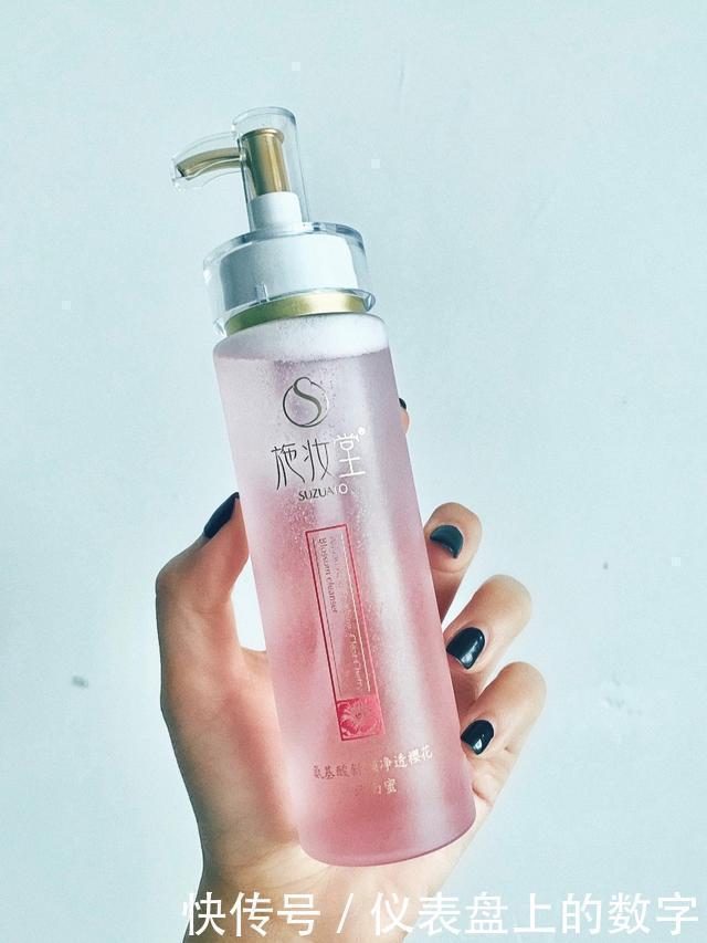 皮肤“白到发光”的女生,都在悄悄做这两件事,很多人还没发现