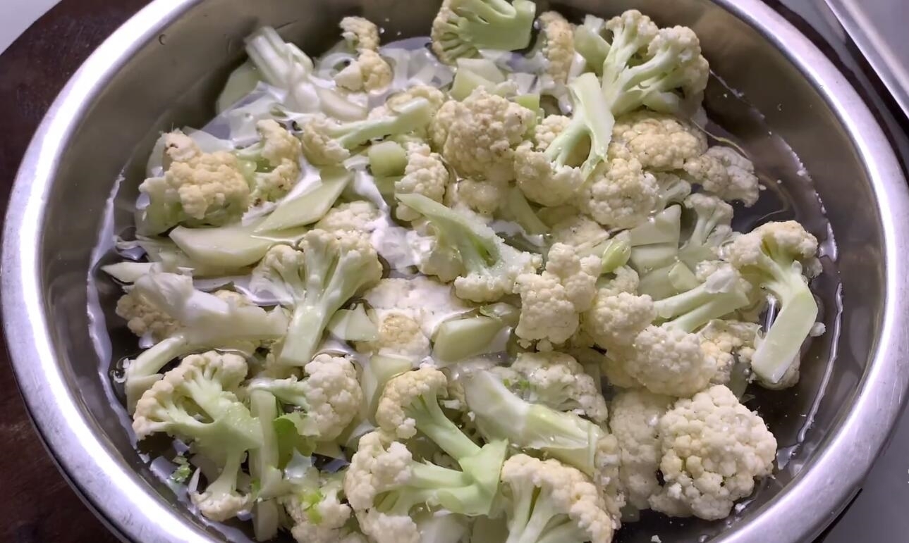 最简单的家常菜花菜炒肉,简单炒一炒,清脆爽口,天天都想吃