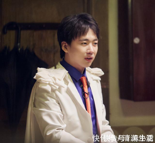 何炅問郭麒麟:我和你爸同年,你管我叫啥?他的回答亮了