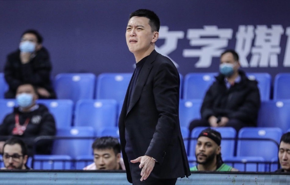 cbCBA官方开出罚单!辽宁主帅杨鸣缺席赛后新闻发布会,被罚款1万元