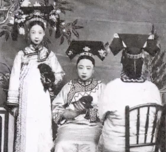 清朝|清朝妃子是真丑还是不上镜，看后，我不禁感慨：皇上，您受苦了