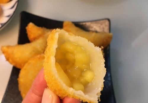 美味|剩下的饺子皮别扔了,简单一做,酥到掉渣,简单营养又美味