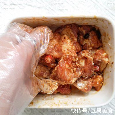  零难度的豉椒蒸排骨，排骨肉质嫩滑，豉香扑鼻#元宵节美食大赏#