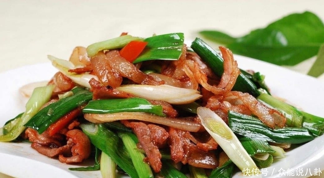 不管炒什么肉,有一味不能放,肉质发黑发苦,一炒就变焦!