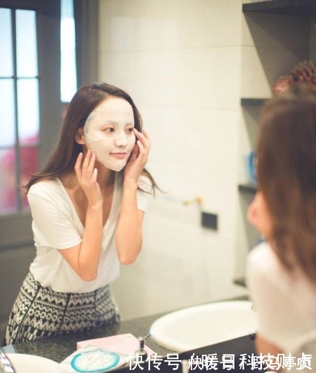 面膜|女生敷面膜时,尽量少犯这3个“错误”!不然毛孔容易变大