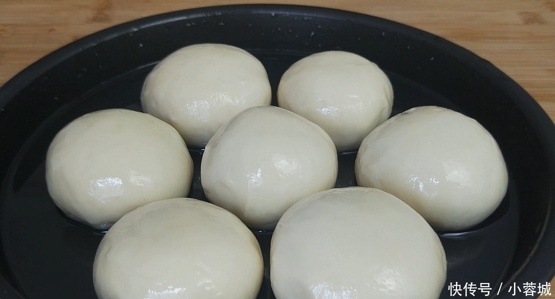  面粉不要蒸馒头了，教你好吃新做法，一次做7个，上桌就扫光，香