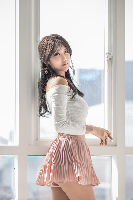  时尚|美女街拍阳光可爱的小姐姐，时尚性感的穿搭，尽显青春的魅力