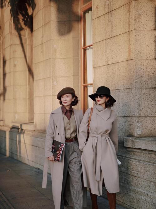 大衣穿出“无与伦比”的高级感!学三木博主,用色彩和配饰来加分