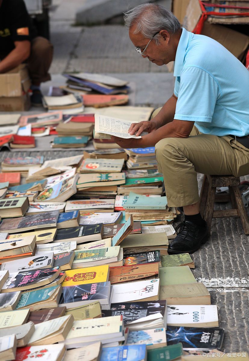 晚风|关于看书的26首诗词:古书新版搂摊聚，旧史诗集吹晚风