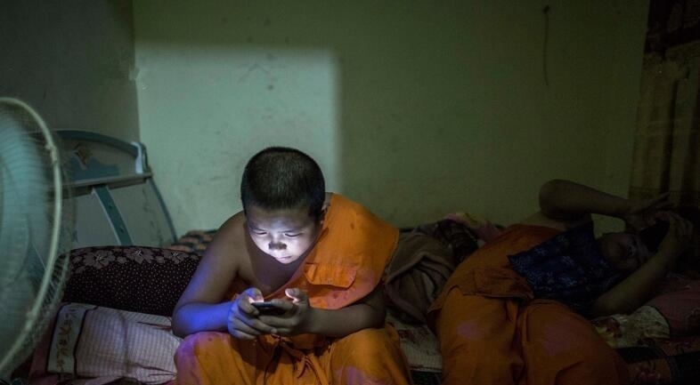 信仰|方丈做“老总”, 寺庙成“企业”, 随便吃喝, 佛门信仰何在?