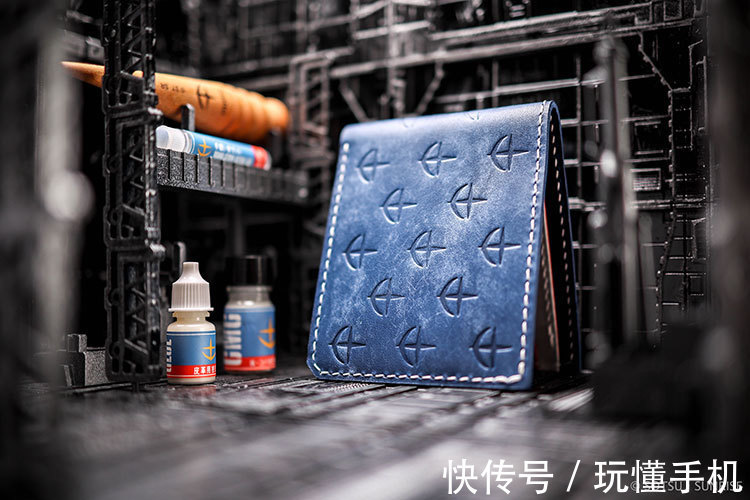 皮革 高达联名皮革产品:三大经典招牌机甲均亮相