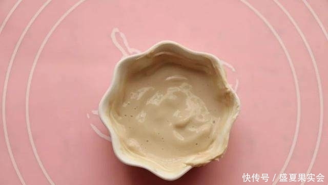  手机|看手机就可以啃得很享受的一款面包，约吗？