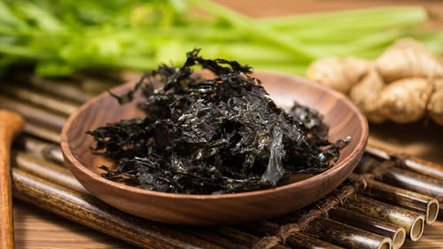  嘌呤|尿酸高的人要警惕：这3种蔬菜嘌呤高，要少吃，以免痛风“光临”