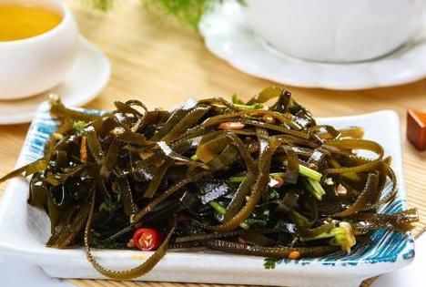 大厨告诉你，做凉拌海带丝时，两种调料不能放，难怪不好吃腥味重
