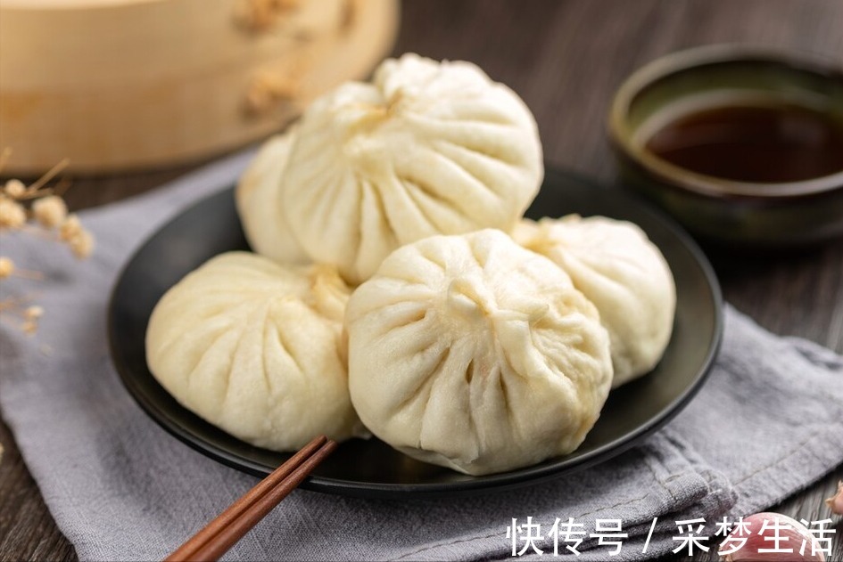 鲜嫩|蒸包子，万不可直接上锅蒸，牢记3个诀窍，包子鲜嫩松软，不塌陷