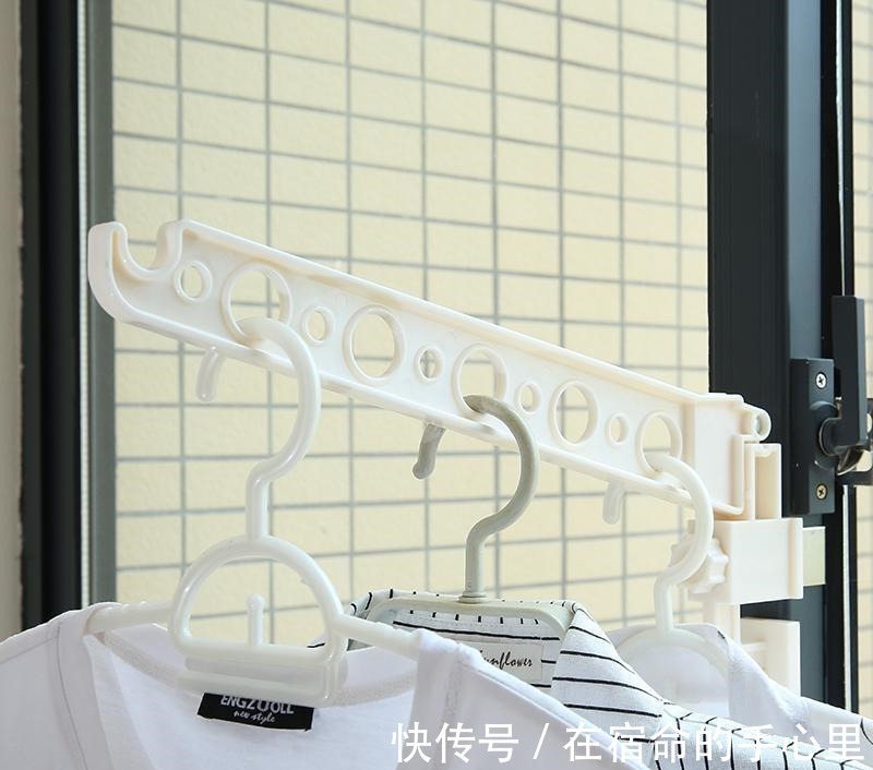 窗户|很多高层住户衣服不挂阳台了,在窗户做个小改动,晾衣晒被特方便!