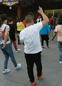 |搞笑GIF:好气哟,瞬间觉得活的不如一张床