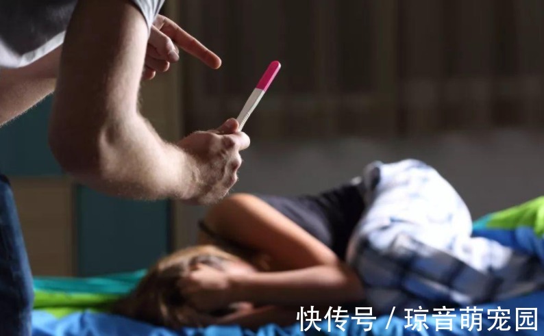 大喜大悲|年轻孕妈意外流产，看到胎儿手脚成型模样后泪崩：妈妈对不起你