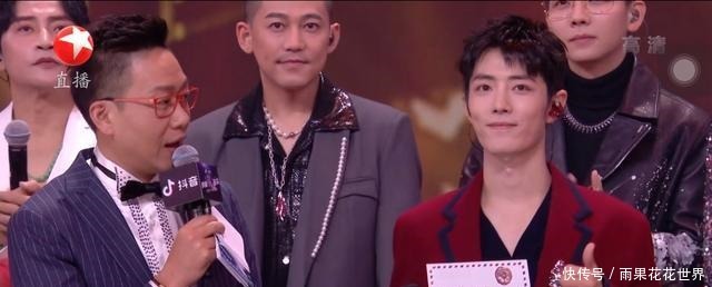 肖战收获三重感动,粉丝红海意料之中,东方卫视特别安排扎心
