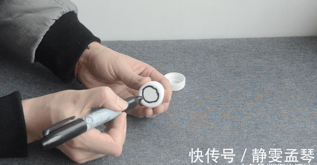 阳台|塑料瓶盖别再丢了, 改造一下, 放在阳台上有大用处, 看完赶紧试试