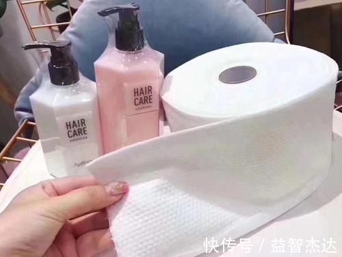 油性皮肤 洗脸三不要：不要超过一分钟，不要用很烫的水，第三不要少有人知