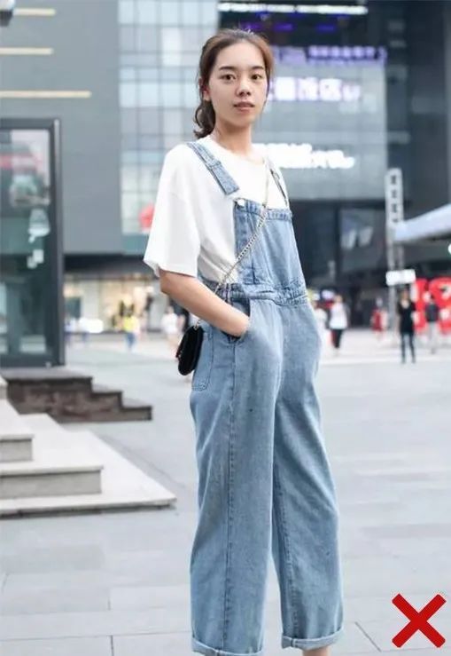 短裤|今夏最适合小个子的3款裤子，显瘦显腿长，照着穿就对了