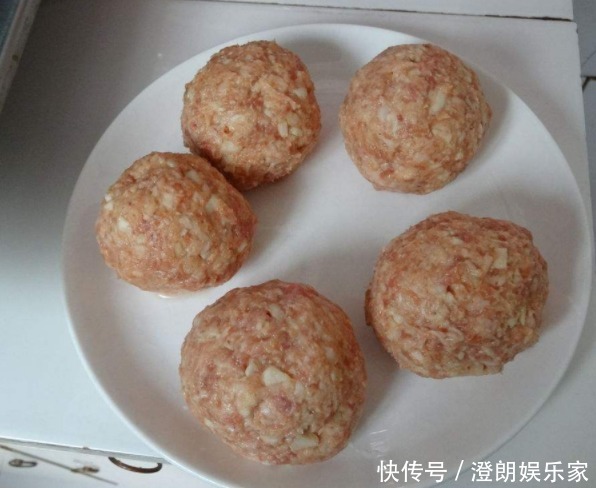 美味|年夜饭必备荤菜，一道吉祥如意的美味，老人小孩都爱吃