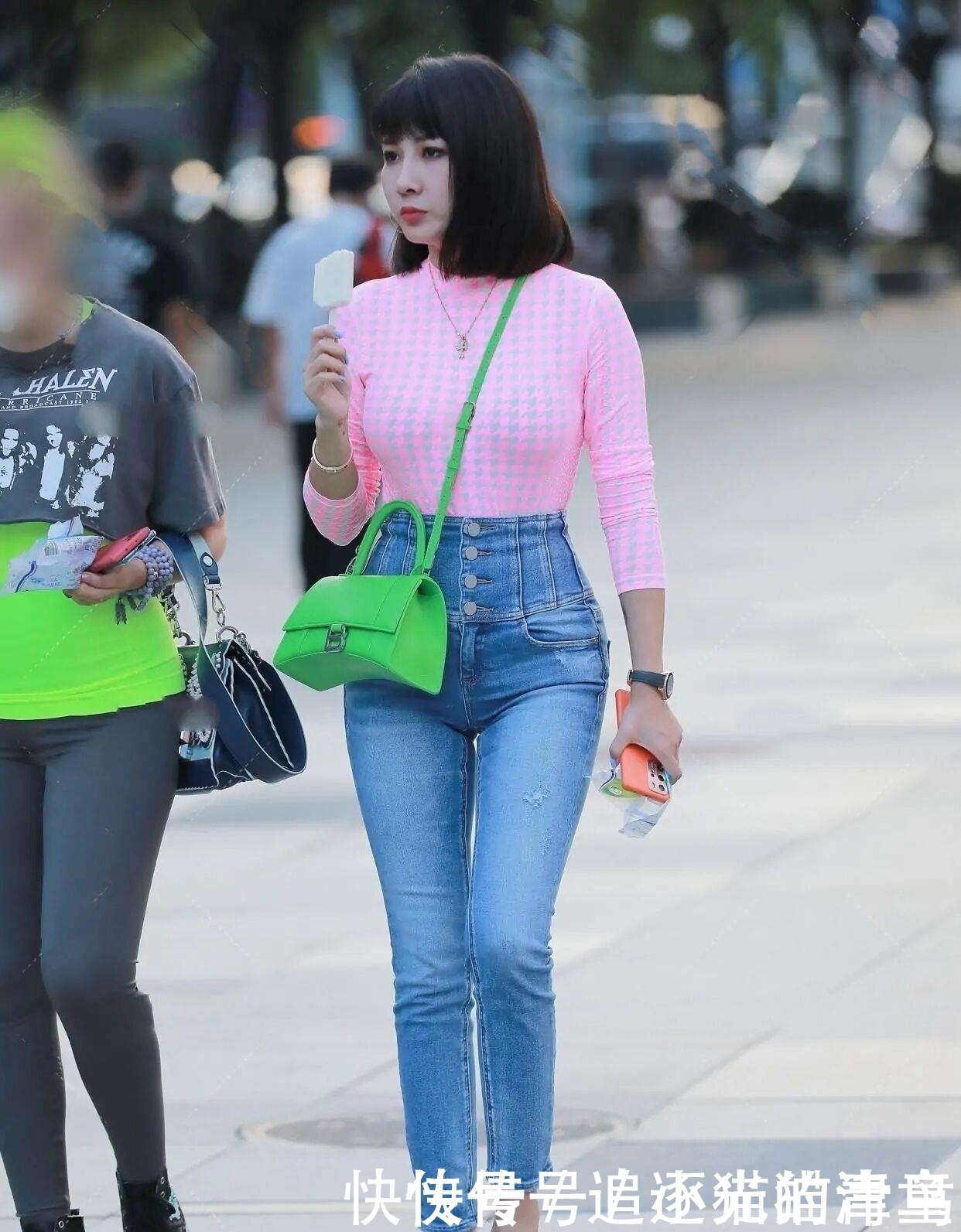 胯大腿粗|“腿粗胯大”的身材,别庆幸太早了,穿搭稍有不慎,一样很尴尬