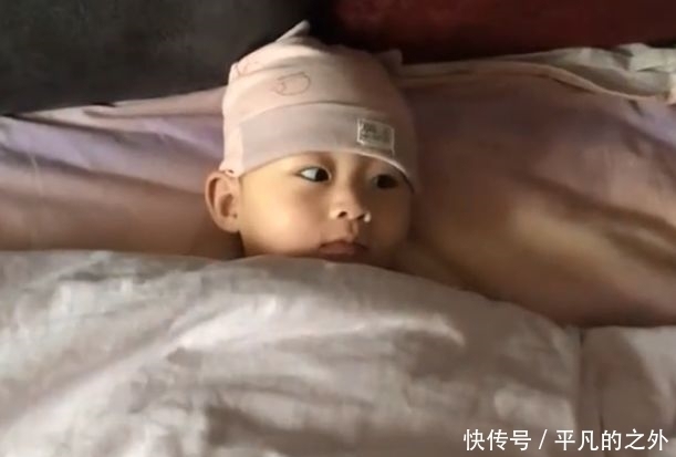 晚上|宝宝表面淡定，不掀开被子，你还永远想象不到宝宝晚上经历了什么