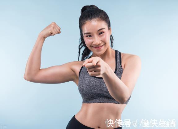 身材|女性可以撸铁吗坚持力量训练的女孩，身材曲线有多好看