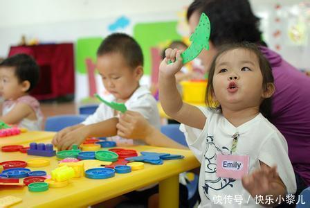 上学|“我女儿手镯上万元，你们赔吧”，幼儿园老师三句话让家长无语