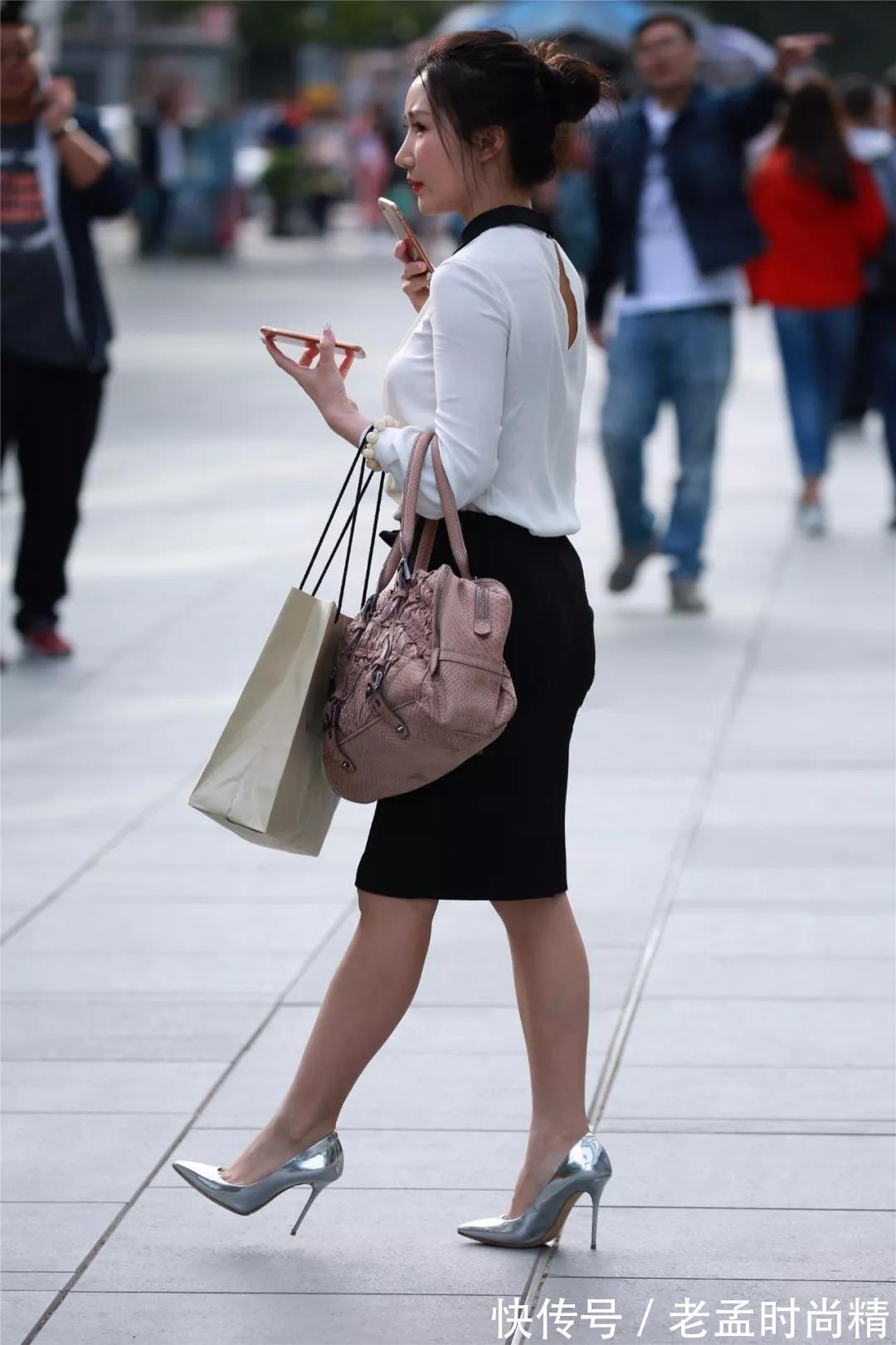 翘臀|街拍:穿职业装要去上班的知性俏丽性感翘臀美女