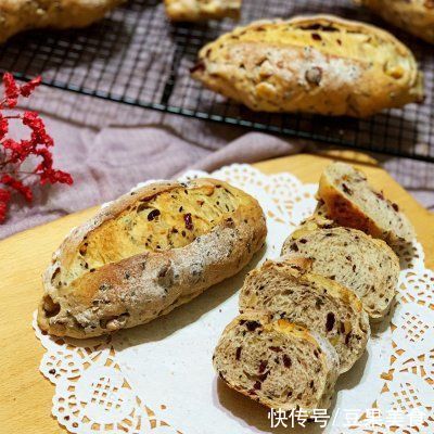 做好黑芝麻核桃蔓越莓软欧,有色有香又有味