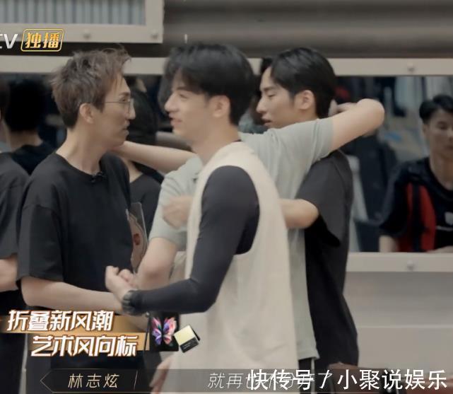 节目组|有人不想唱，有人不想跳，节目组不仅没定位，还不跟哥哥沟通