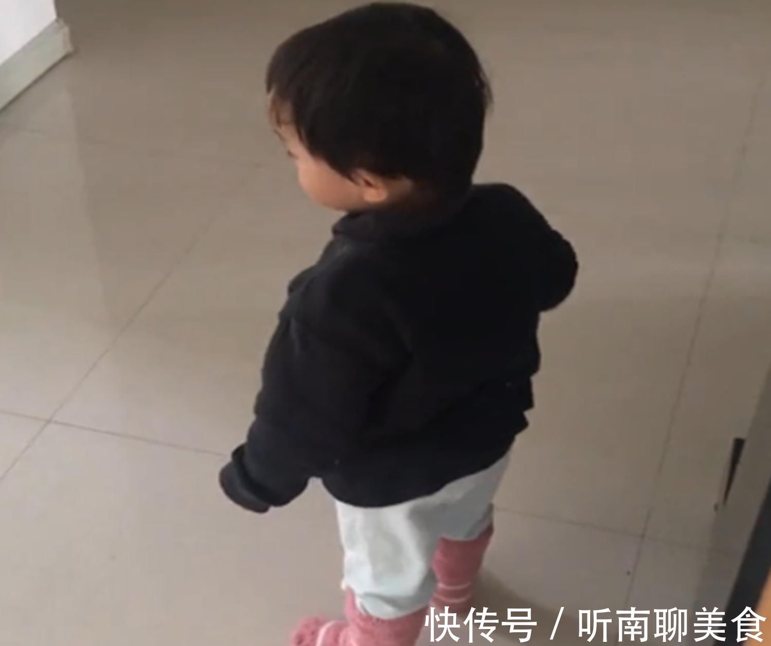 生物钟|家有二胎的幸福和苦恼,大宝写作业为防二宝打扰,使出十八般武艺