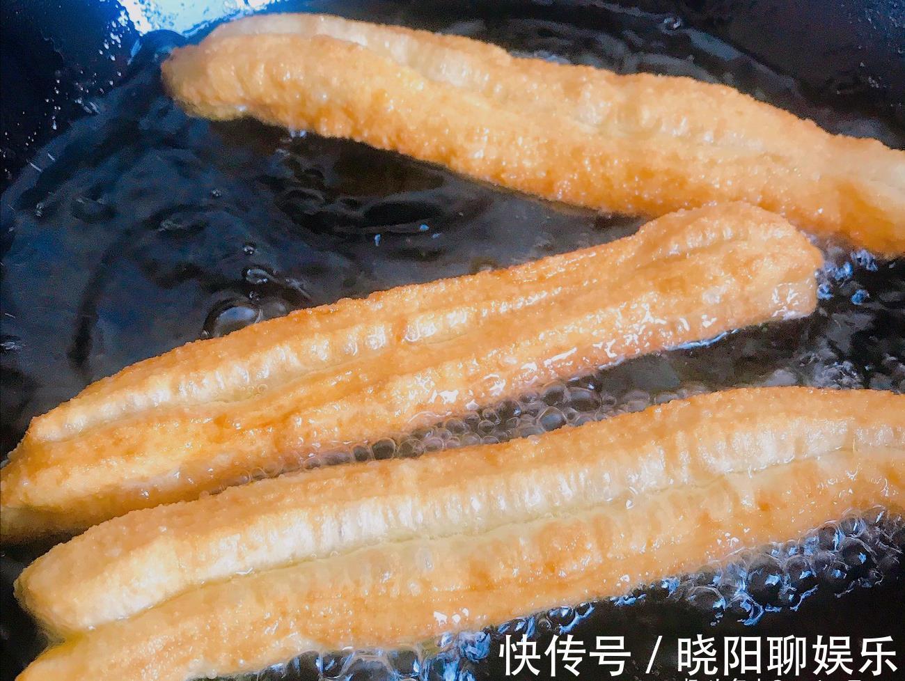 无铝泡打粉|炸油条用放酵母吗?教你正确的做法,出锅金黄酥脆,放凉了也不硬