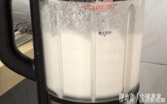 过瘾|一碗大米,一碗水,教你在家做米豆腐,麻辣鲜嫩,比凉粉好吃过瘾