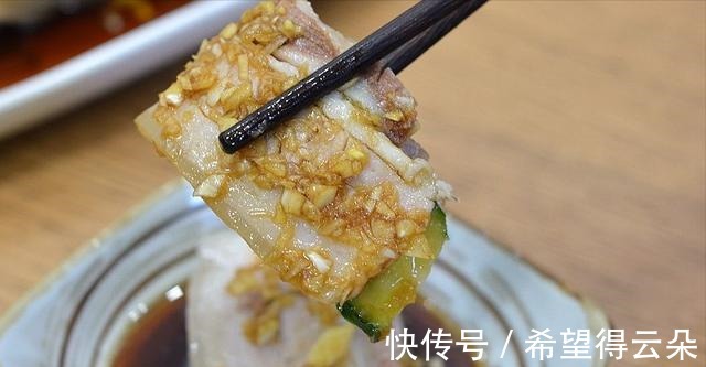 蒜泥白肉|蒜泥白肉经典菜目的家常做法,好吃不腻还下饭!