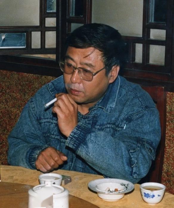 一个月!路遥一天3包只抽好烟,6年抽掉三五套房,一辈子只存了一万块