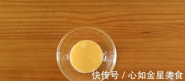 月饼|这款五仁月饼太香了，传统做法味道经典！