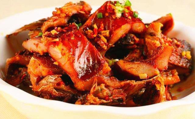 冰箱中放了一年的腊肉和香肠,还能吃吗?幸亏知道的早,涨知识了