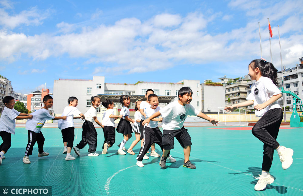 李昊|全国多地中小学迎来开学季