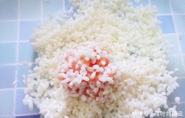 糯米|糯米还能怎样吃?做成丸子软糯美味,晶莹剔透,制作简单易上手