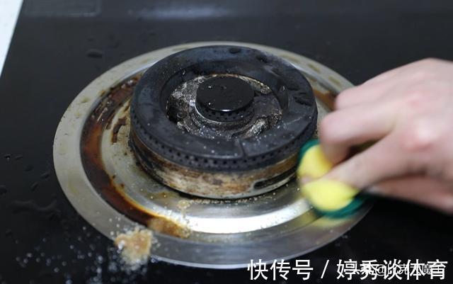灶台|灶台油污太脏？教你轻松去除油污的方法，简单又快捷，方法太棒了