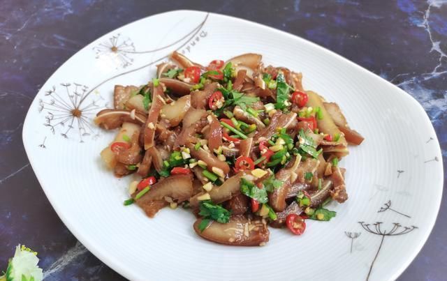 爷爷|50岁以上“老一辈”公认的下酒菜,又香又实惠,大爷一盘喝2两