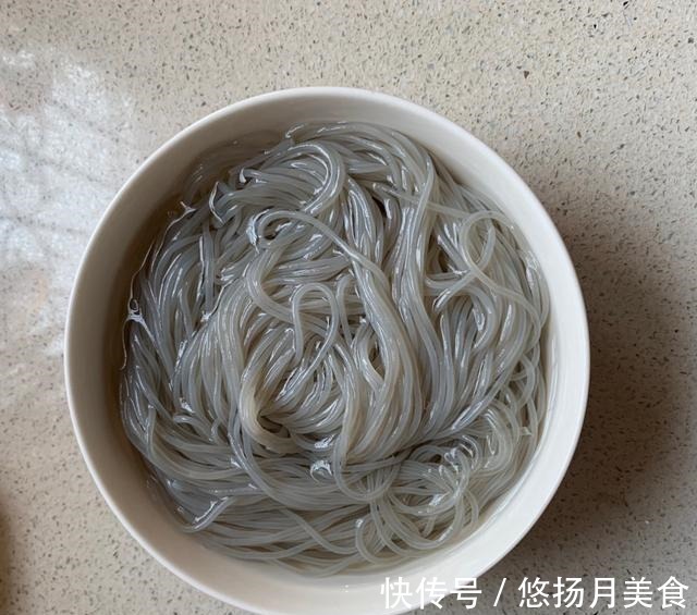 味道|自制白菜肉末粉丝煲,食材普通,味道很好,做法也简单!