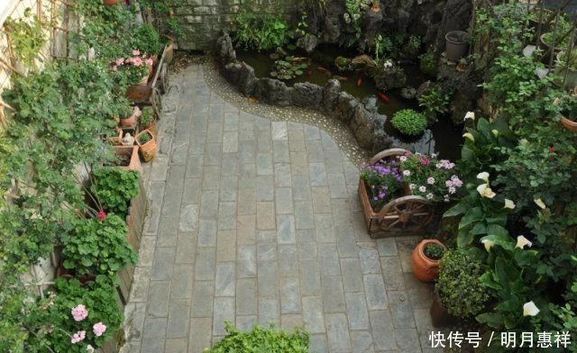 100㎡屋顶打造“花园露台”,网友直呼太壮观了,仿似人间仙境